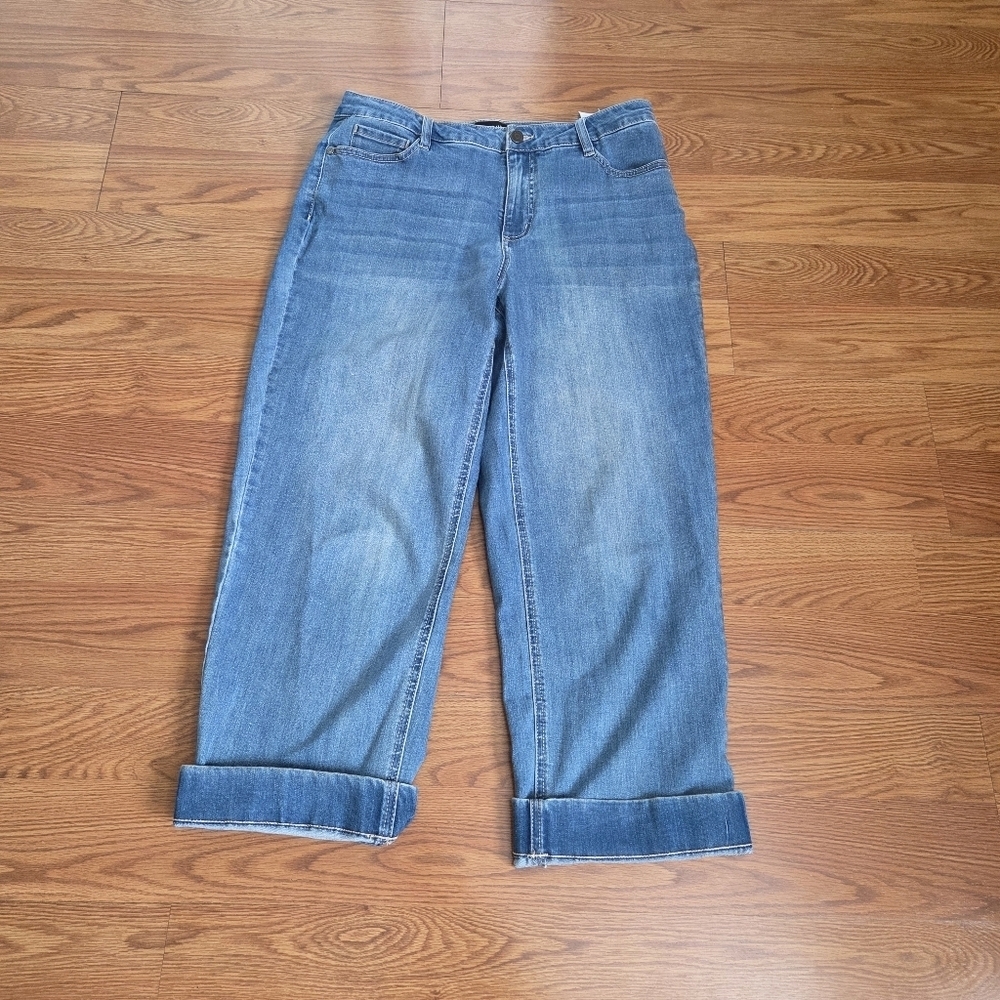 Susan Graver Straight Leg Jeans Cuffs Size 12 Woman's Light Wash Stretch 34x27 - Picture 1 of 16